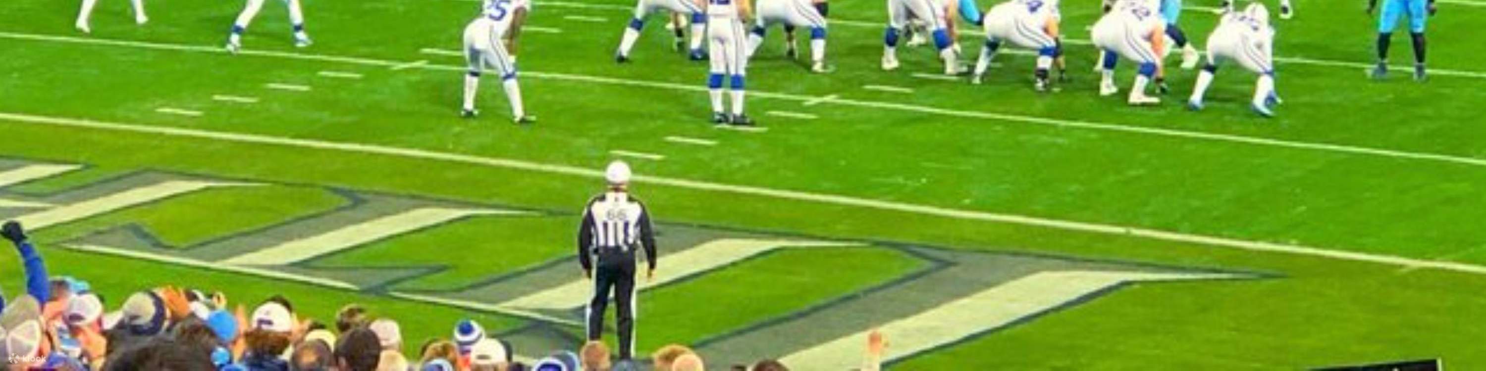 Pertandingan Sepak Bola Tennessee Titans di Nissan Stadium
