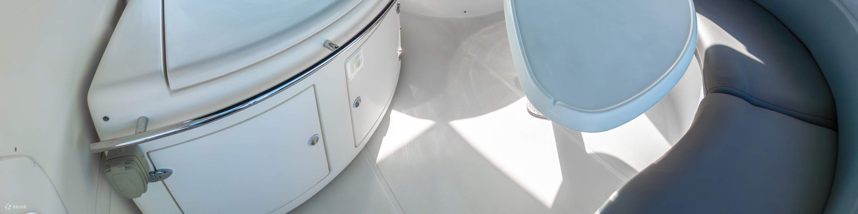 貸切プレミアムヨットチャーター ゼンシー3号（シンガポール / Zenithyachtcharters提供）