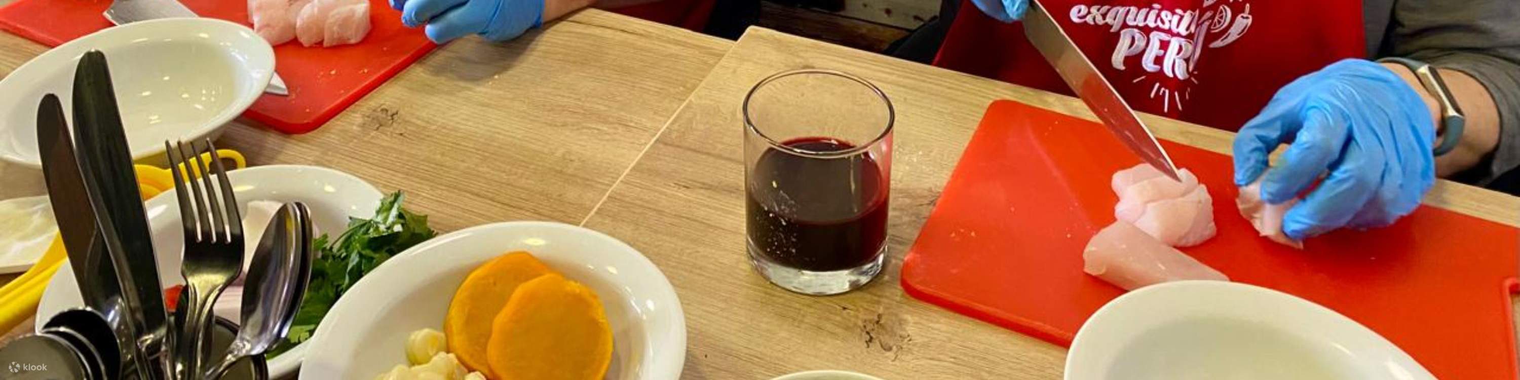 在專業秘魯主廚的帶領下，體驗有趣又互動的烹飪課程