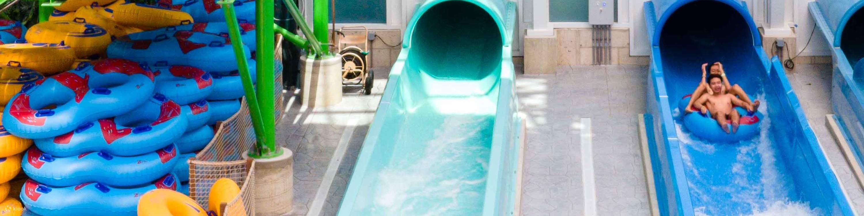 ウォータースライダーで爽快感を味わおう