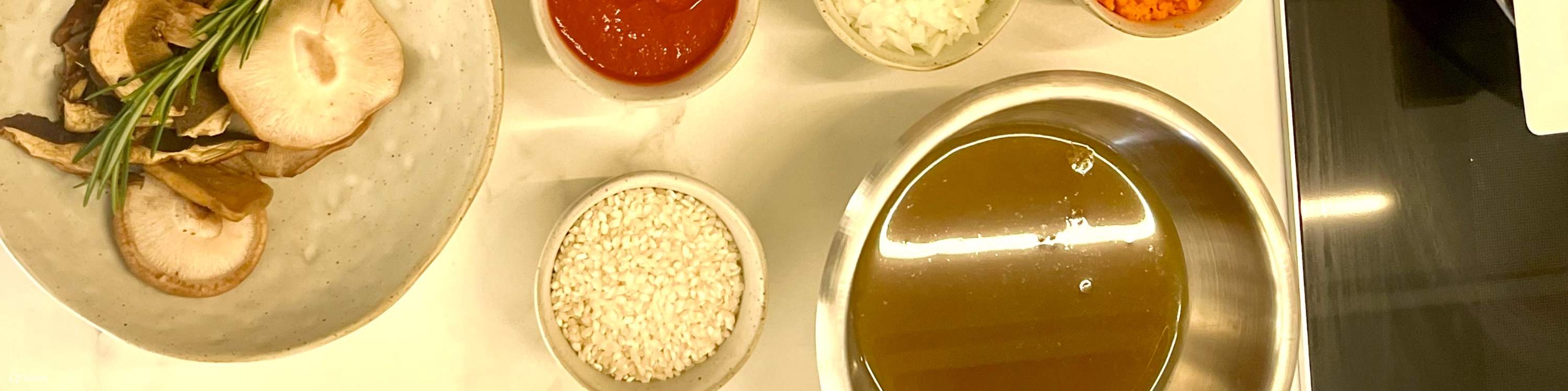 เชฟท้องถิ่นสอนทำอาหารนอกเหนือจากเมนูปาเอย่าในบาร์เซโลนา