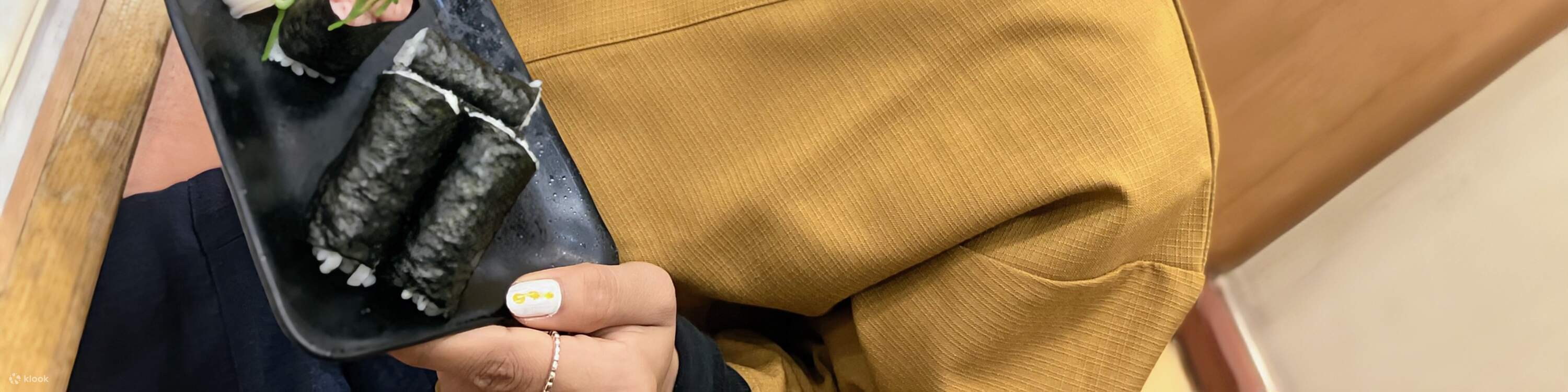 【Osaka】Sushi Making and Conveyor Belt Experience