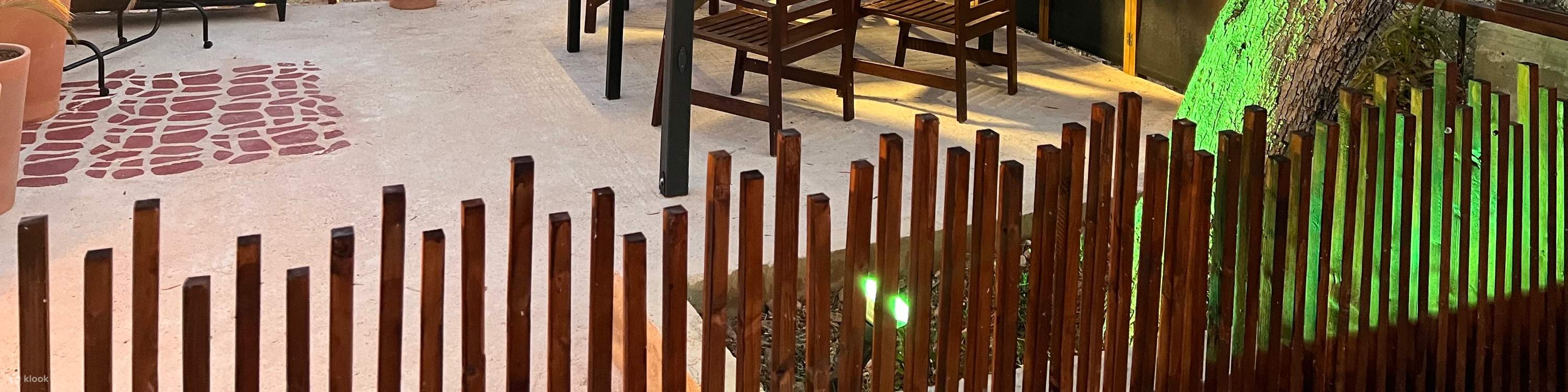 Athens , Hy Lạp : Xưởng làm dép da thủ công