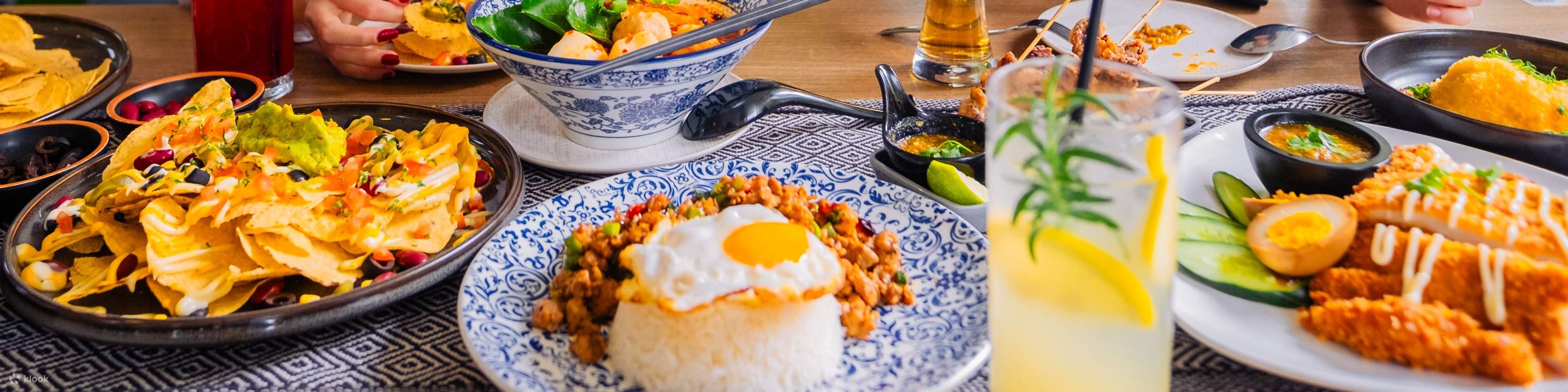 memo cafe studio m hotel makan makanan brunch