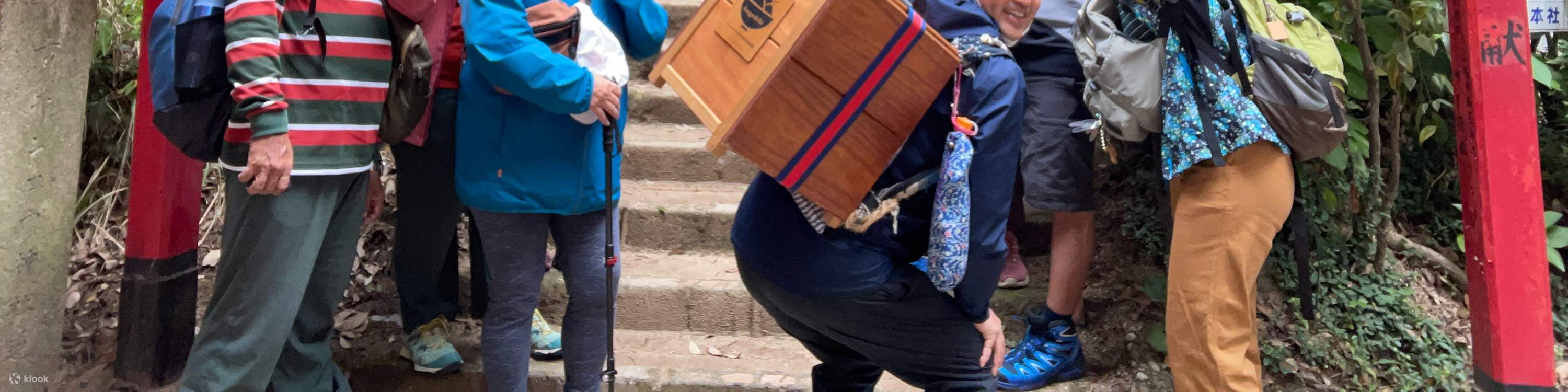 Tour Đi Bộ Buổi Sáng Mùa Xuân ở Hiroshima và Trà Đạo Ngoài Trời