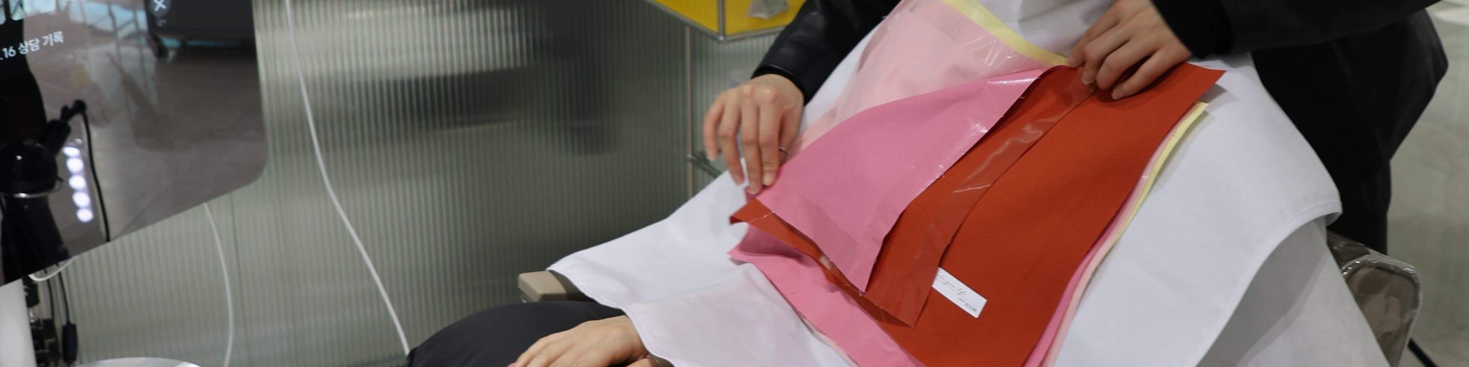 Finden Sie mit uns heraus, welche Farben Sie am besten zur Geltung bringen, indem Sie eine Personal Color Analyse durchführen lassen.