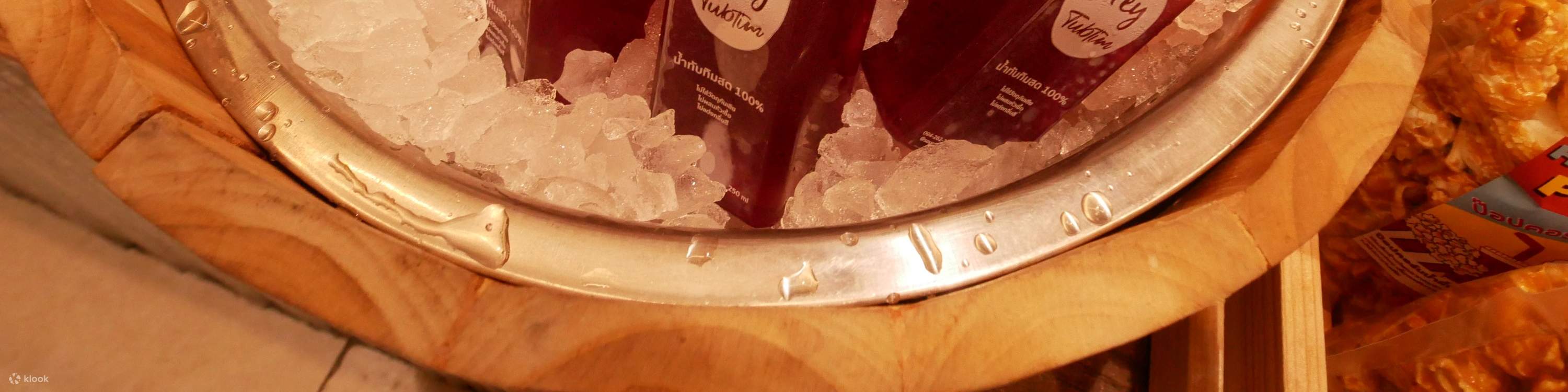 中央世界一楼的 HUG THAI 街头小吃