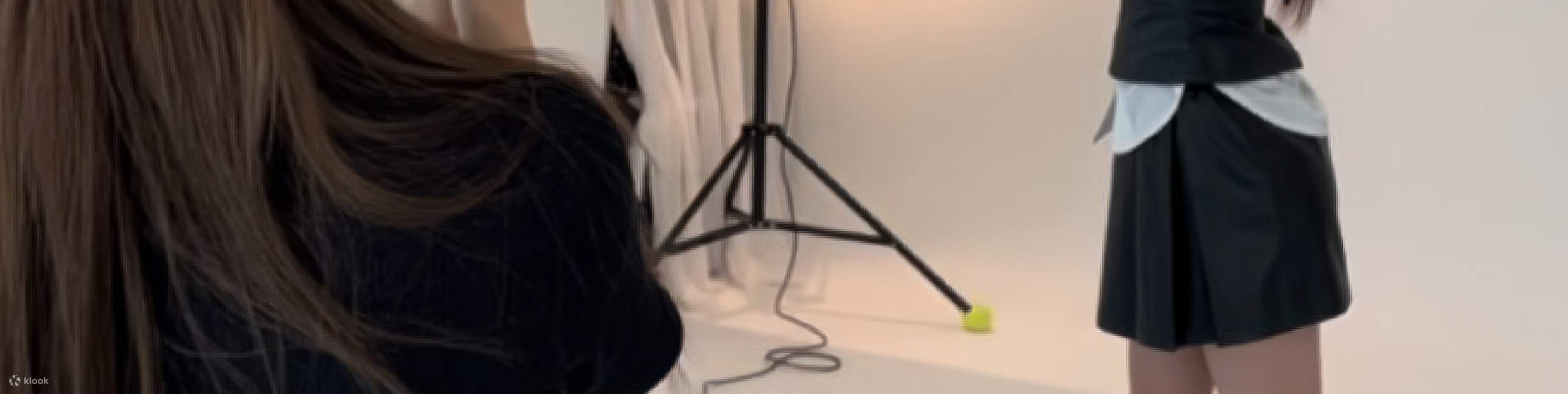 Sesi fotografi profesional: Kami meneruskan sesi fotografi bersama jurugambar profesional di studio.