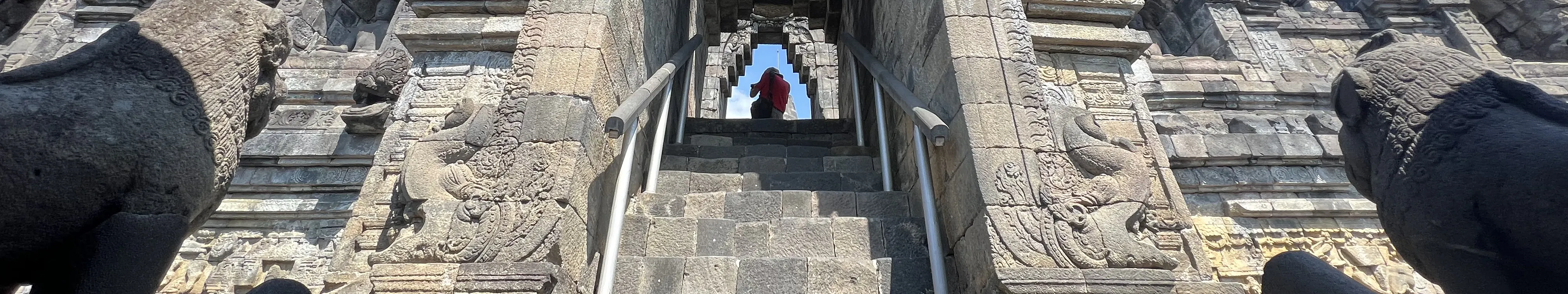 婆罗浮屠寺 Punthuk Setumbu 日出，搭乘默拉皮吉普车