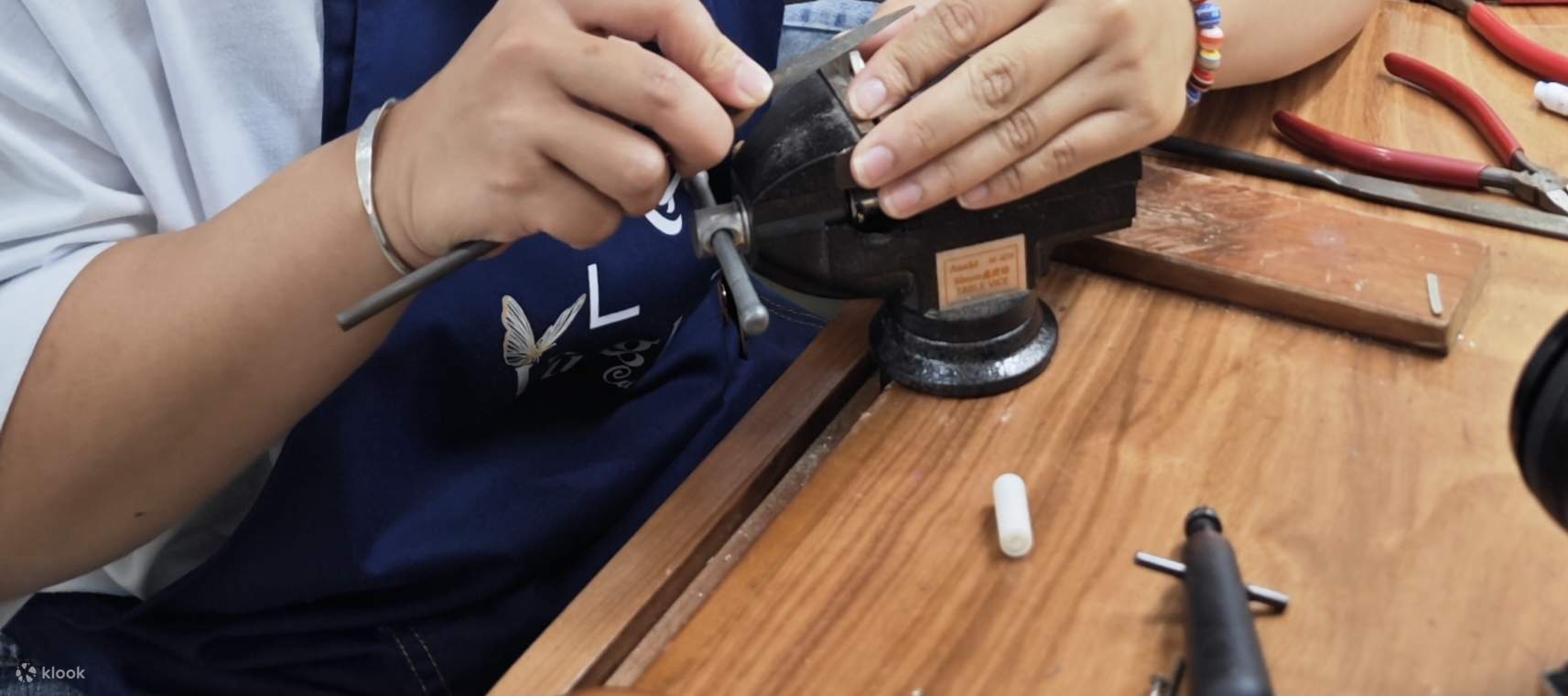 Clase de fabricación de joyería de plata en Hanói
