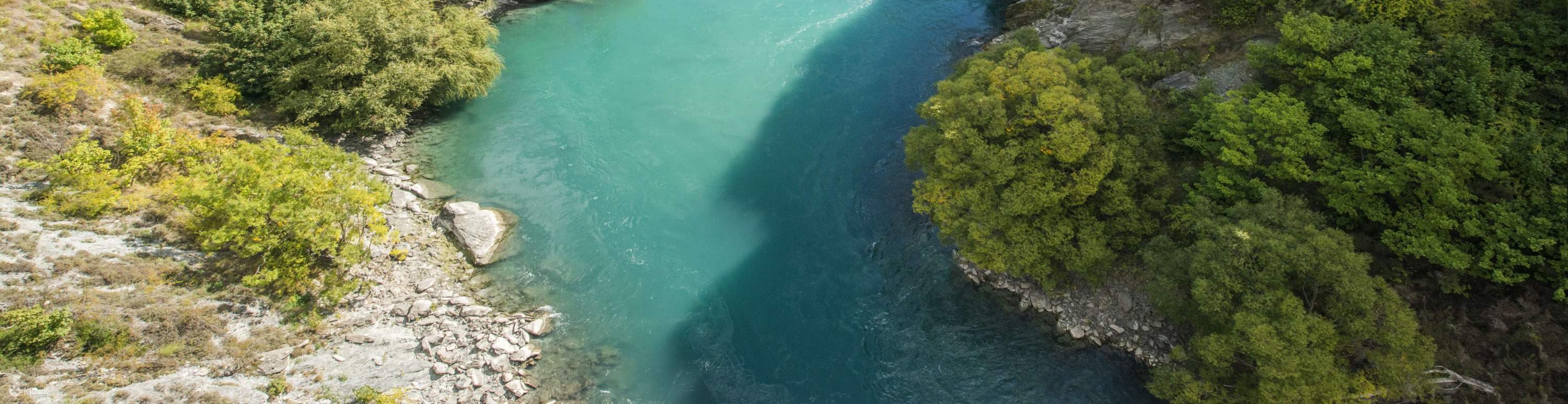 mujer disfrutando de kawarau zipride