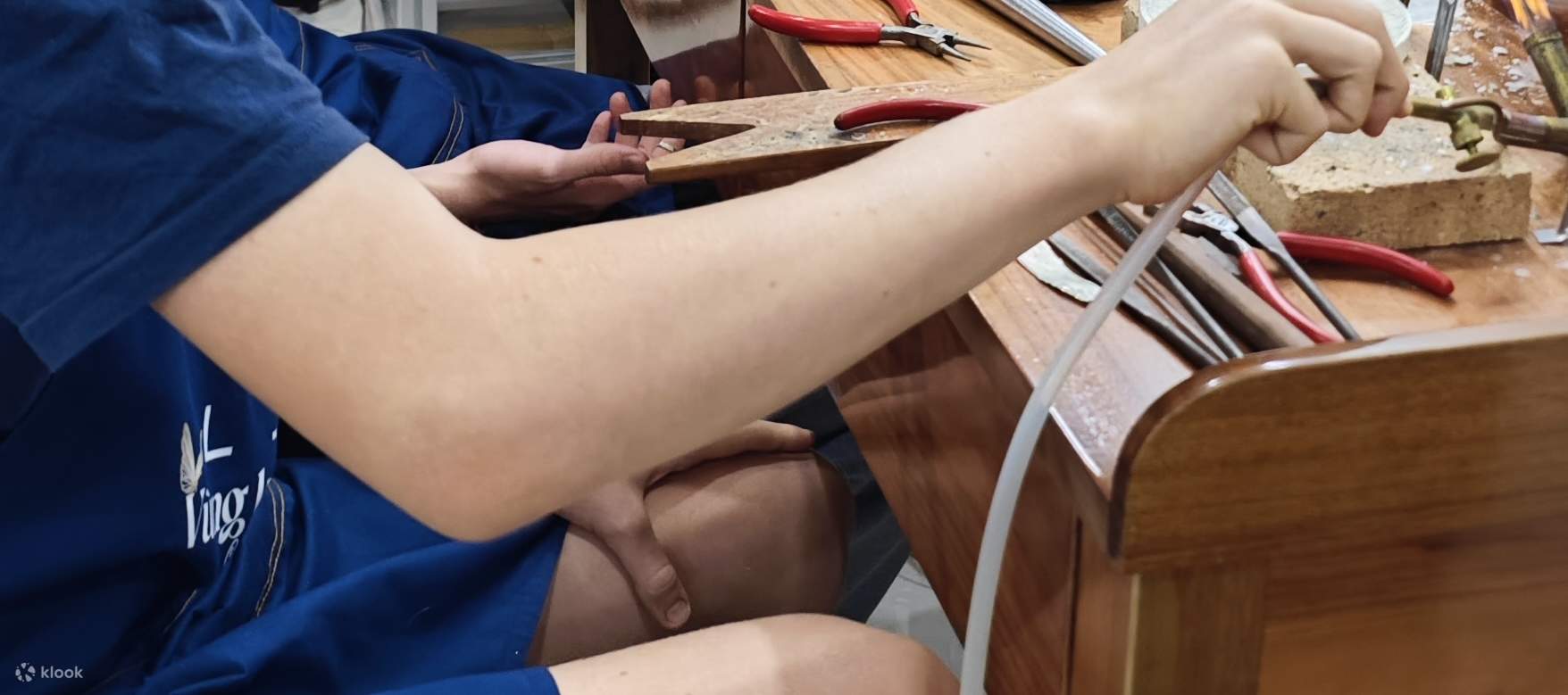 Clase de fabricación de joyería de plata en Hanói