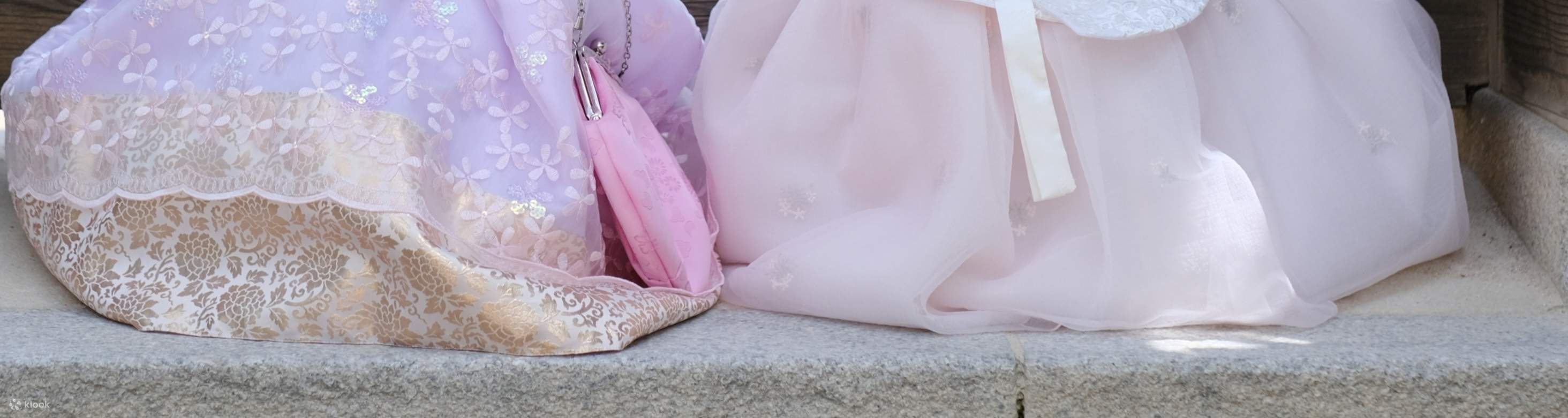 お子さま用韓服コレクションは1歳のお子さま用サイズからご用意しております。お子さま用韓服は、ラグジュアリー韓服カテゴリーからお選びください。