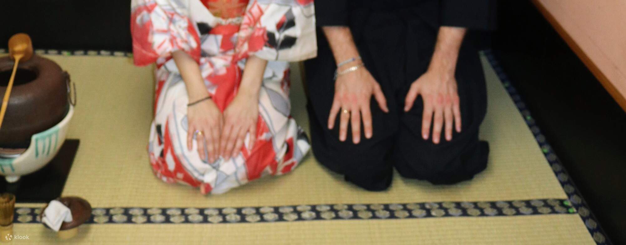 Learn Zen in a class of making Matcha Tand writing brushes in kimono