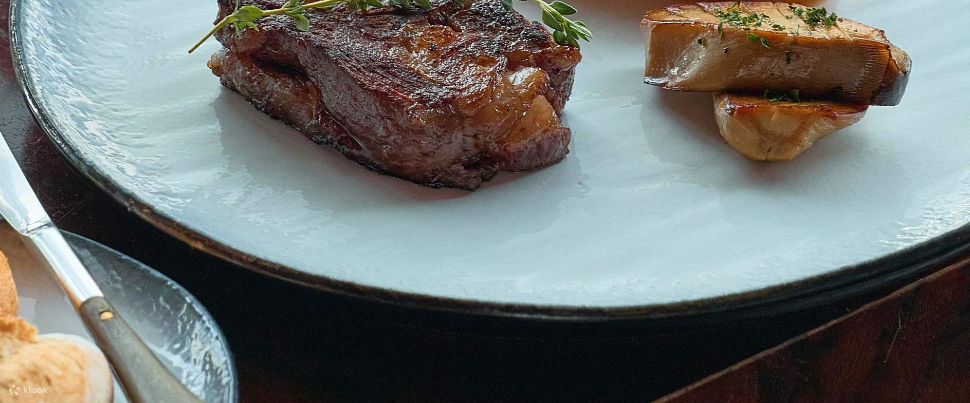 Bull & Bear au Waldorf Astoria Bangkok