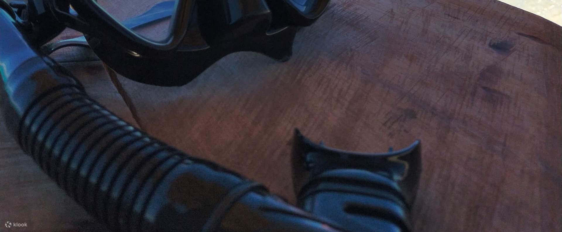 Snorkeling di Pulau Mantanani yang indah dengan perairan sebening kristal, keajaiban laut yang beragam, dan kedamaian yang menenangkan