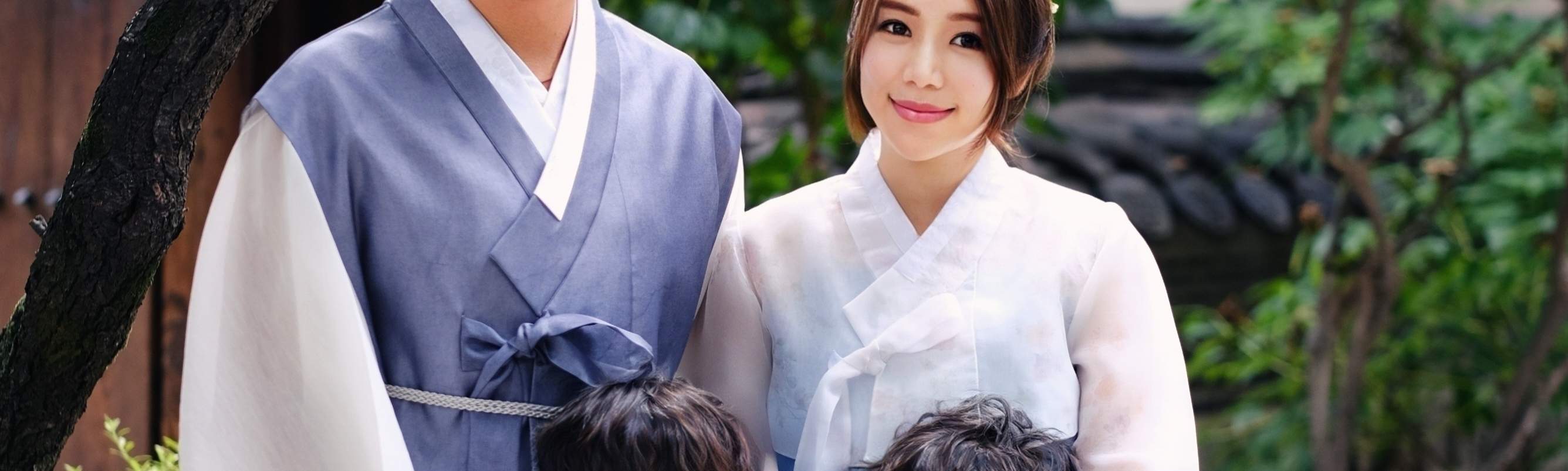 我们的儿童韩服系列从1岁婴儿的尺码开始。如需儿童韩服，请选择“奢华韩服”类别。