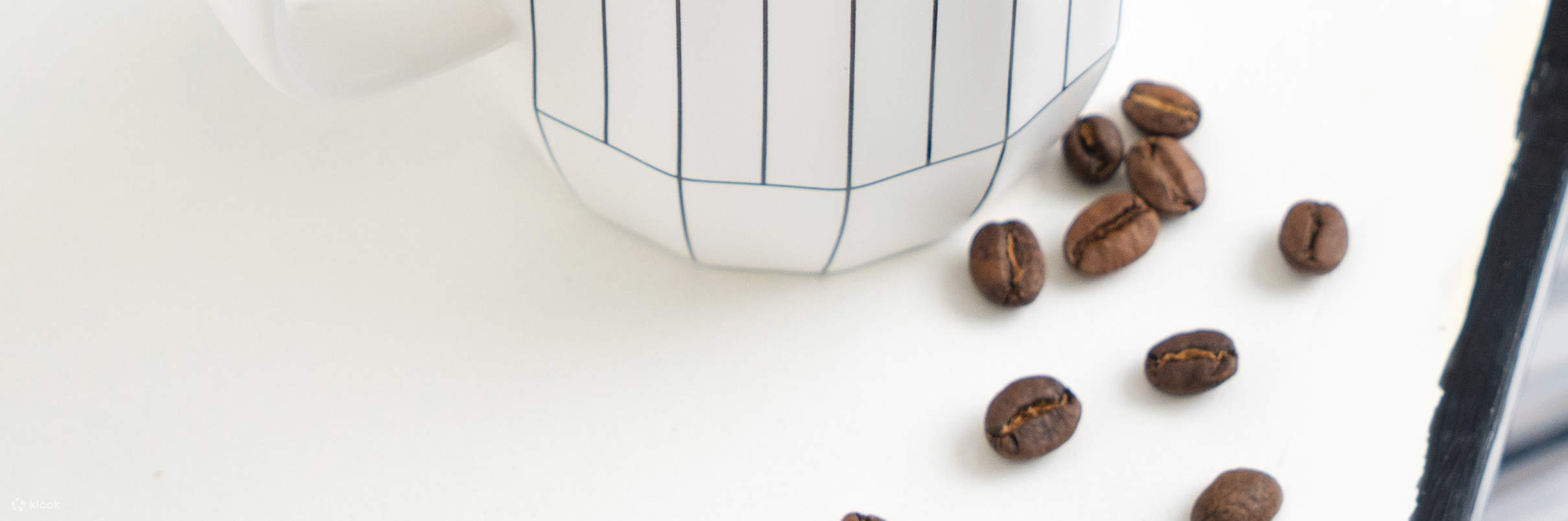 新加坡单色咖啡馆