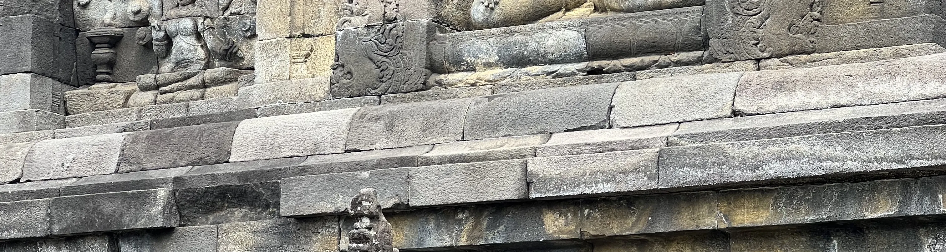 婆罗浮屠寺 Punthuk Setumbu 日出，搭乘默拉皮吉普车
