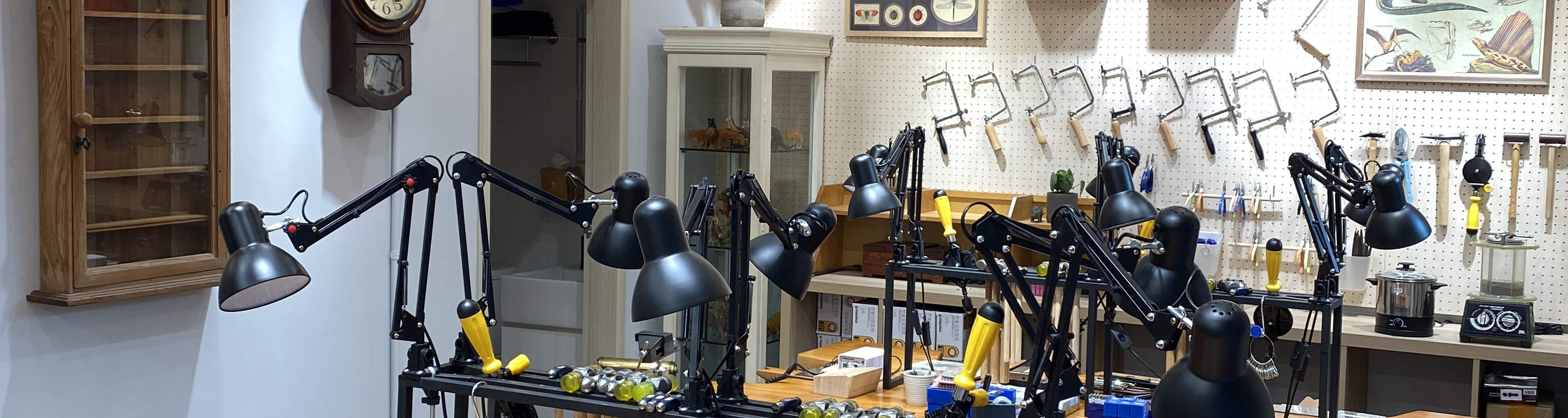 Ambiente de estudio, estilo industrial ligero japonés