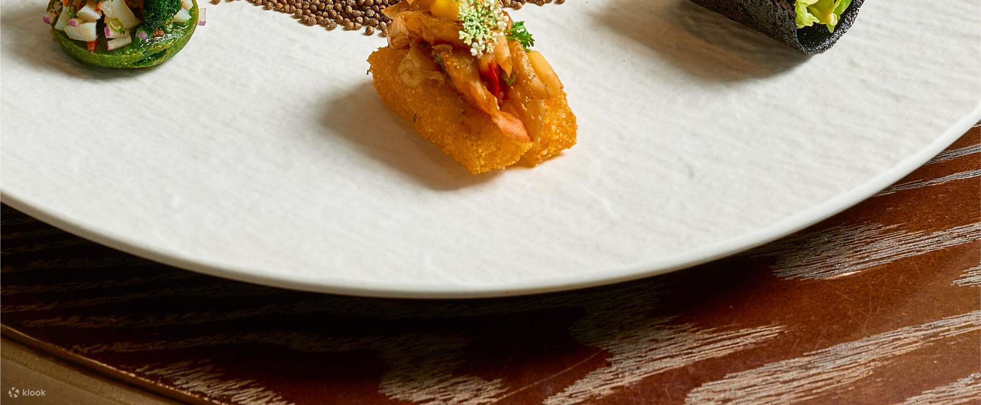 방콕 피콕 앨리 애프터눈 티 세트 by Waldorf Astoria