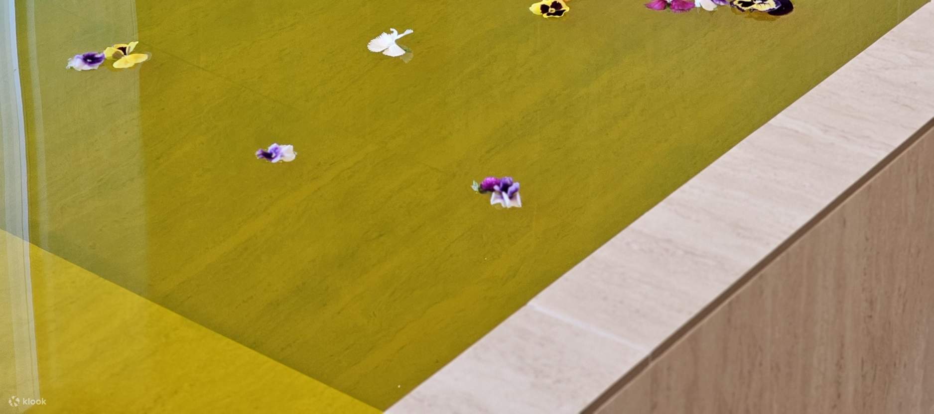 Enjoy baths of varying temperatures, from steaming hot pools to refreshing herbal ones. This soothing cycle restores your energy and promotes circulation.