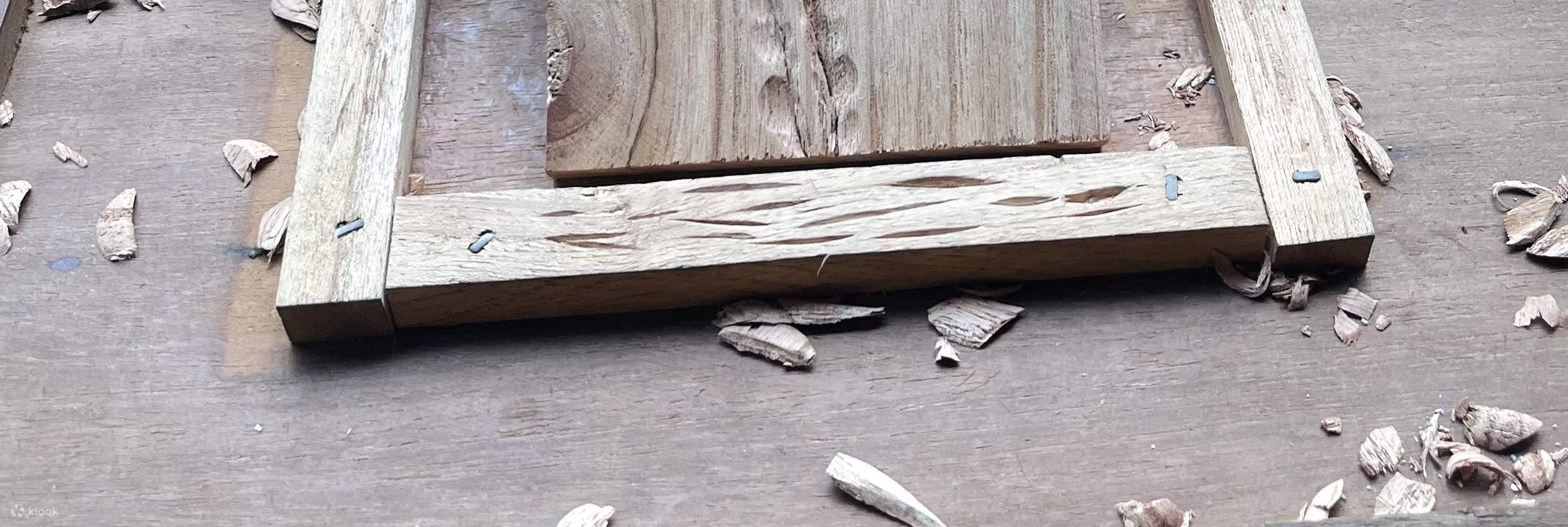 Cours de sculpture sur bois de 3 heures avec un artiste local à Hội An