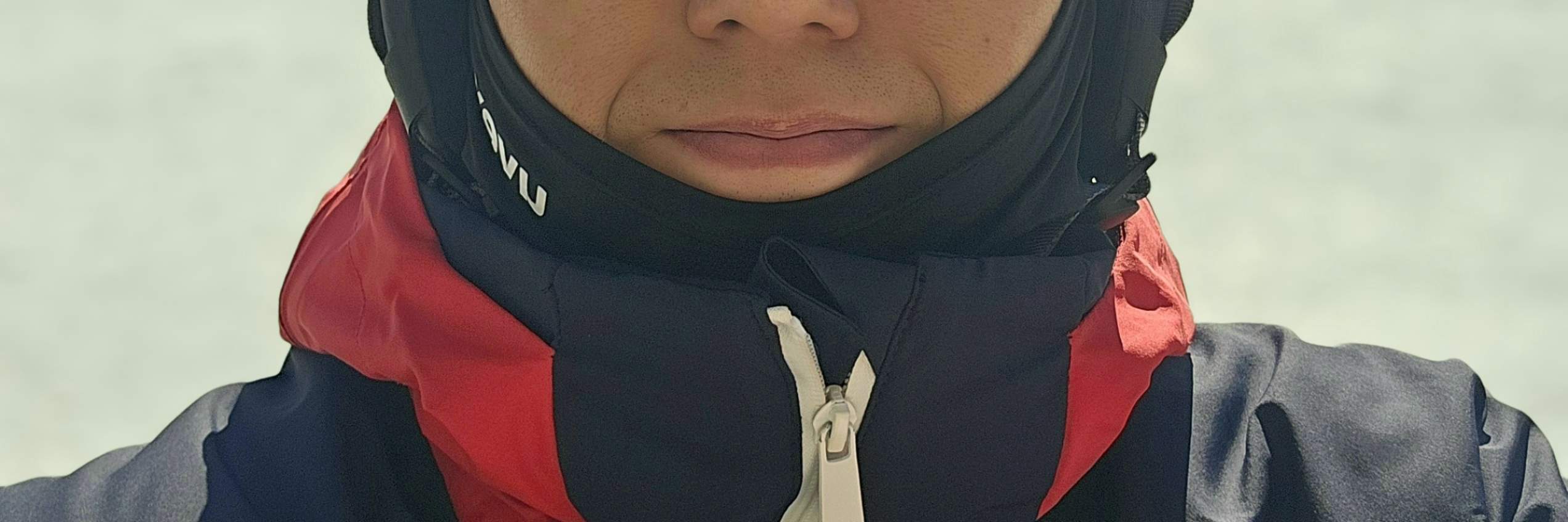 ¡Hola! Soy Tyson. Llevo más de 11 años enseñando esquí. Cuento con certificaciones KSIA y SBAK. Estoy aquí para asegurarme de que aprendas de forma segura mientras te diviertes. ¡Disfrutemos juntos de la montaña!