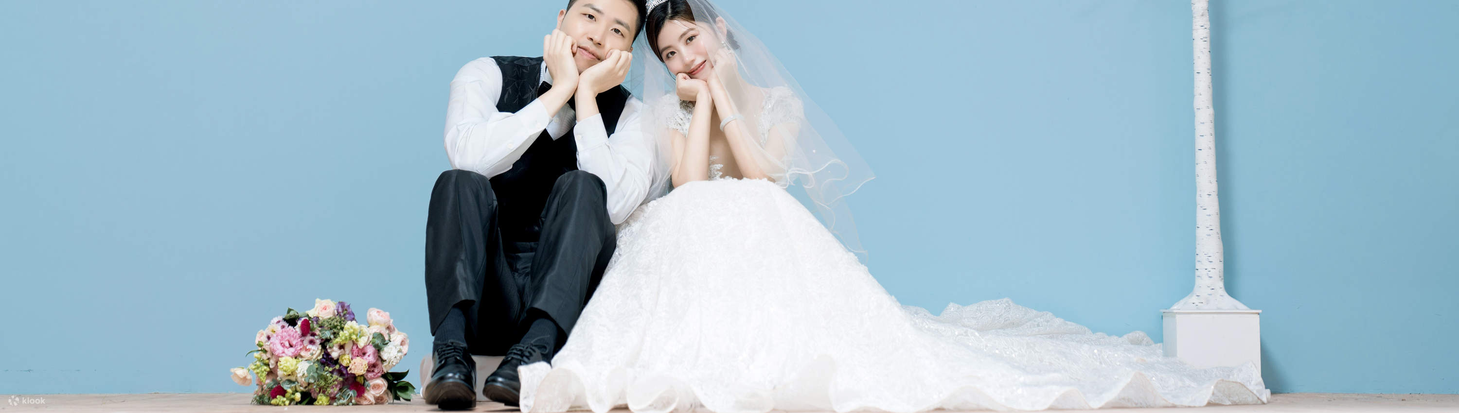 攝影棚提供婚紗及西裝