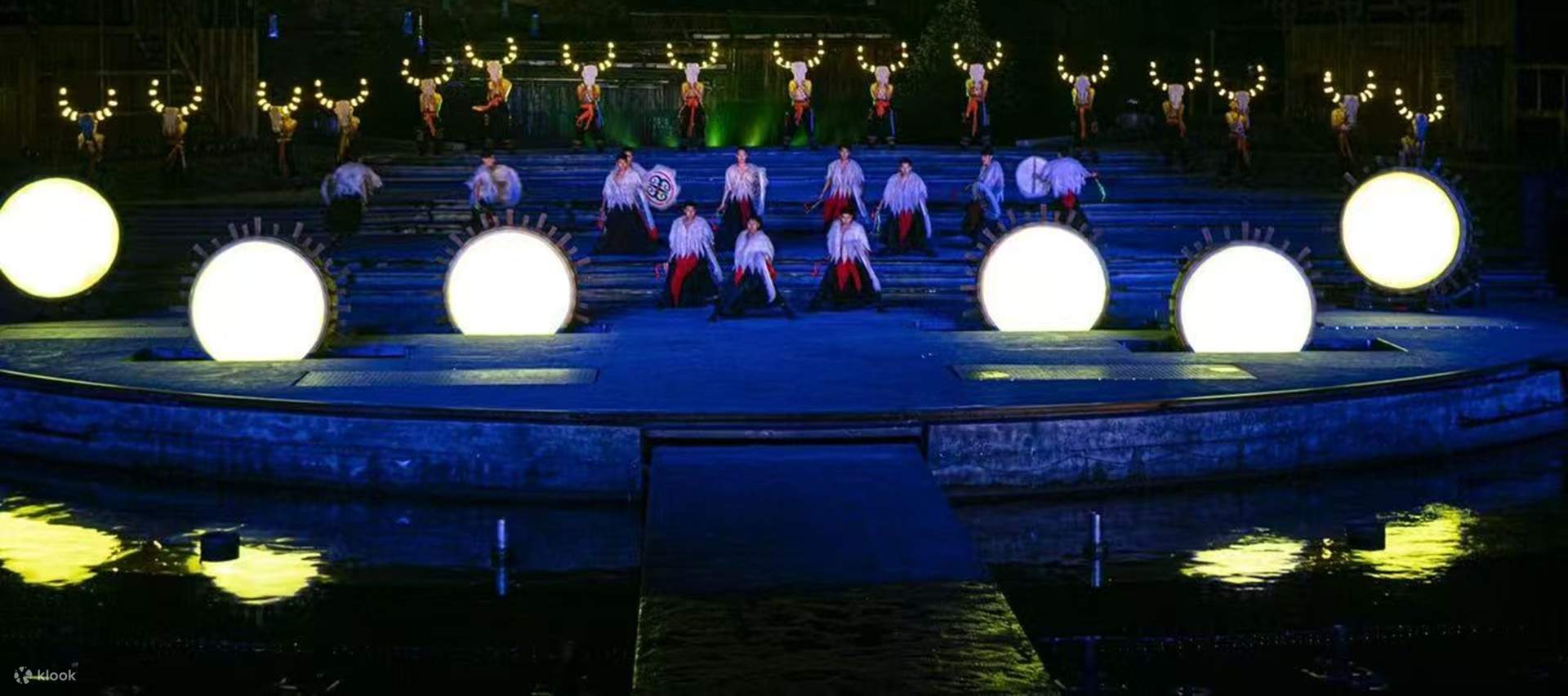 「阿惹妞」は、視覚的な祭典を通じて、観客にイ族文化における「自然を敬い、生命を愛する」という核心を理解させます。