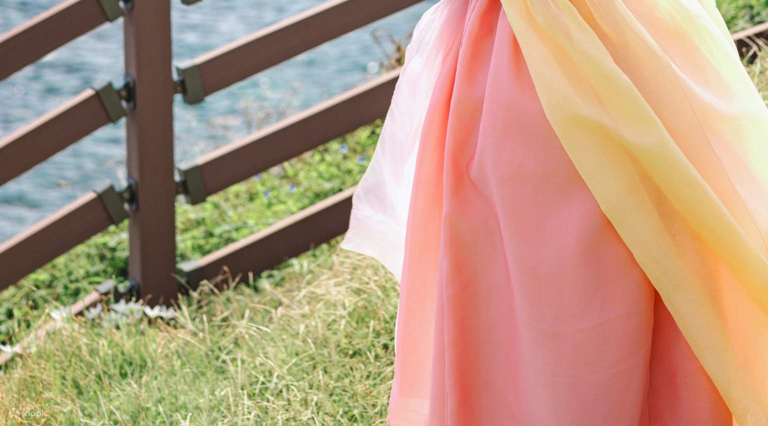 Pengalaman Pemotretan Outdoor dengan Hanbok Tradisional di Pulau Jeju