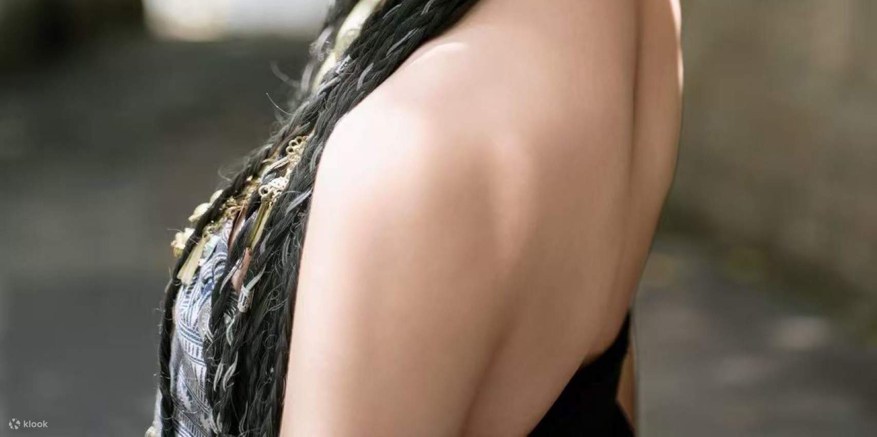 Pour satisfaire les besoins de style des différents clients, qu'ils souhaitent afficher une élégance classique ou découvrir un style ethnique unique, ils peuvent trouver les vêtements appropriés.