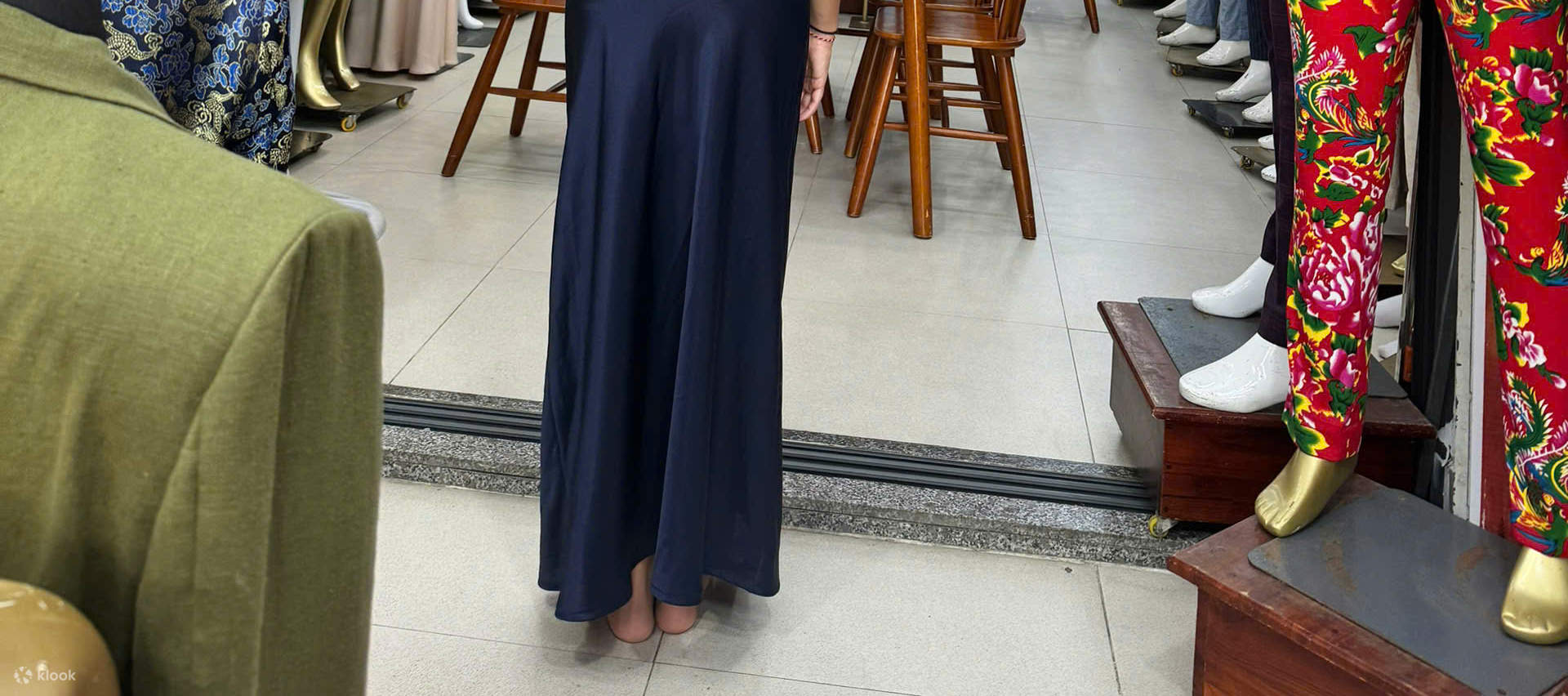 在会安Thanh tu Tailor体验定制服务