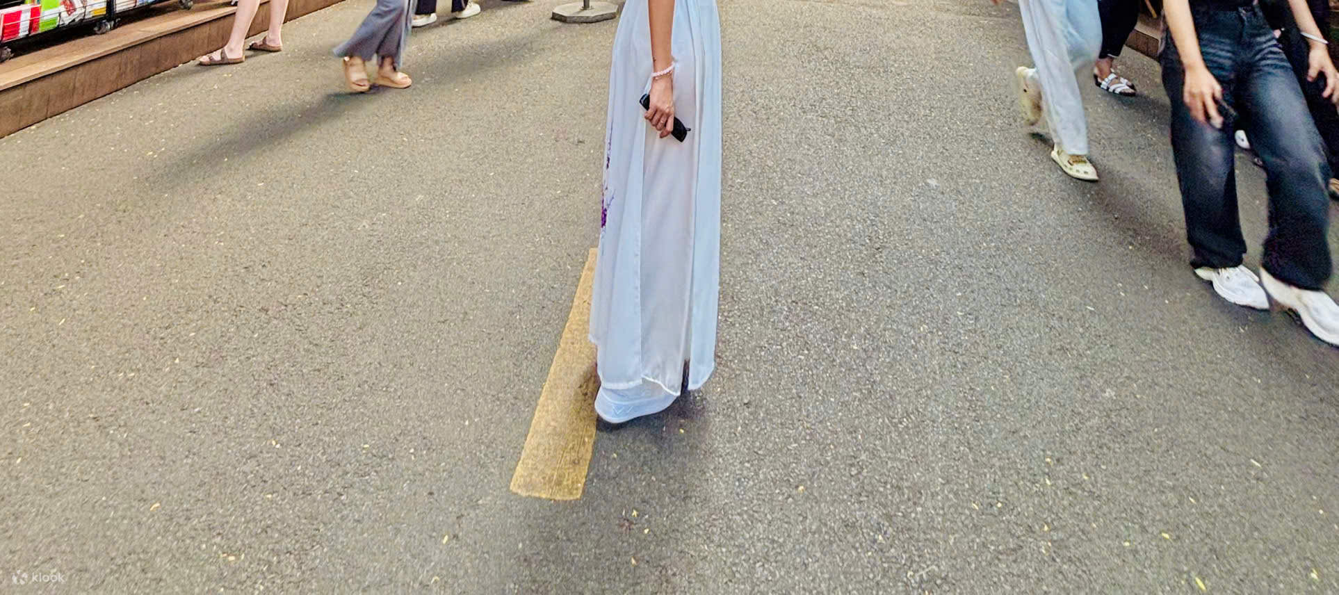 胡志明市越南传统奥黛租赁服务