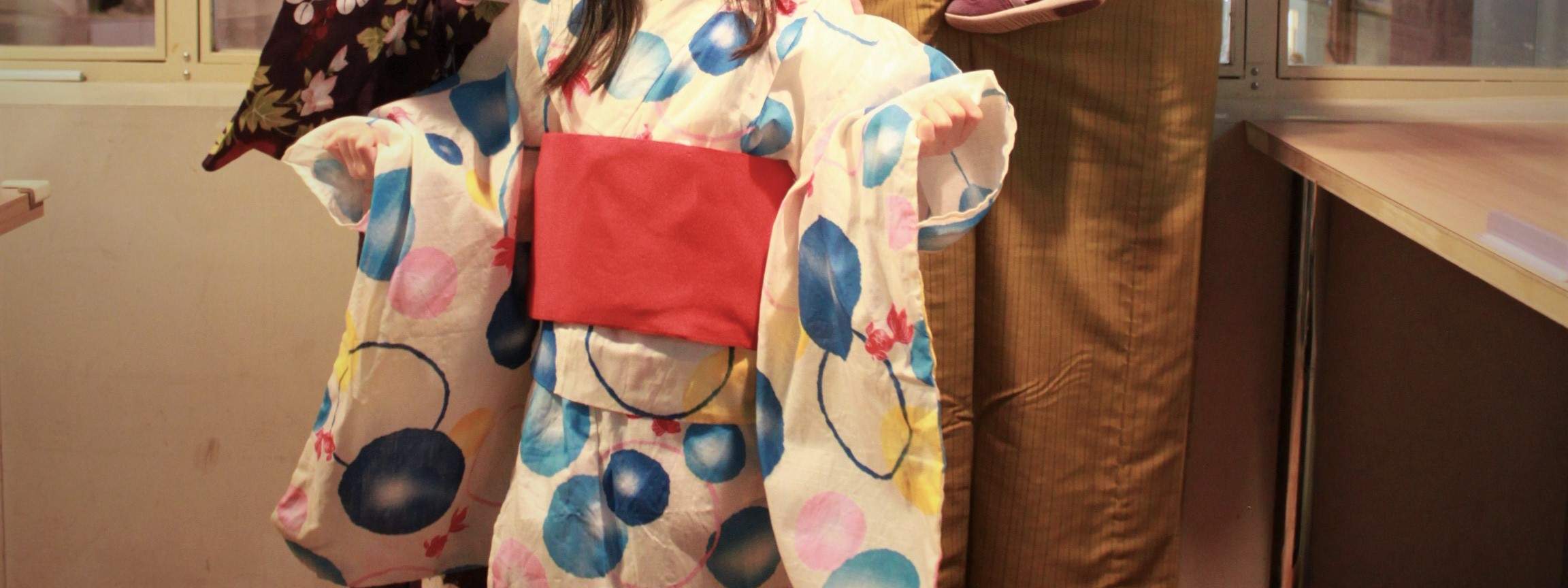 大人們也能穿上浴衣，盡情享受住宿體驗。體驗日本文化。