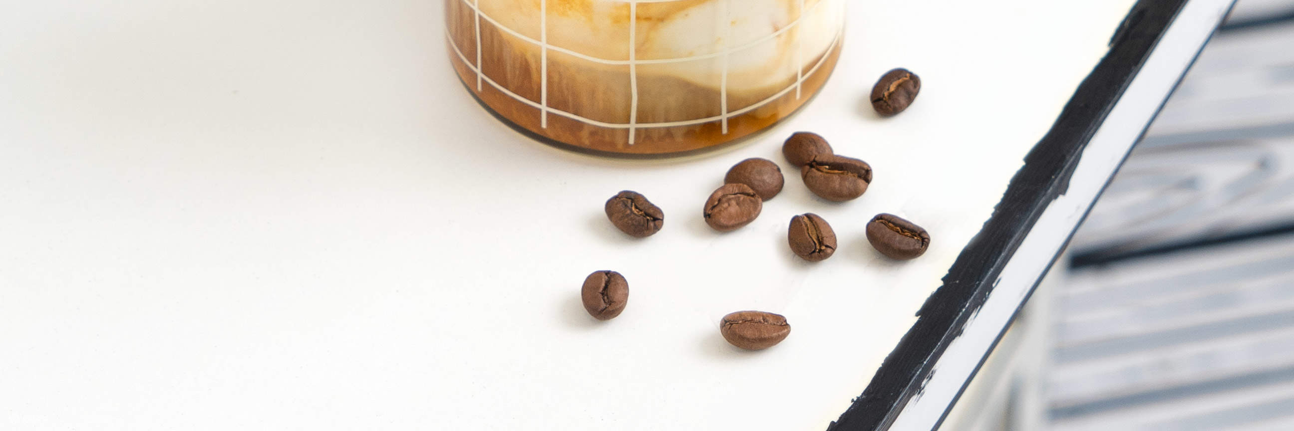 Kafe Monokrom di Singapura