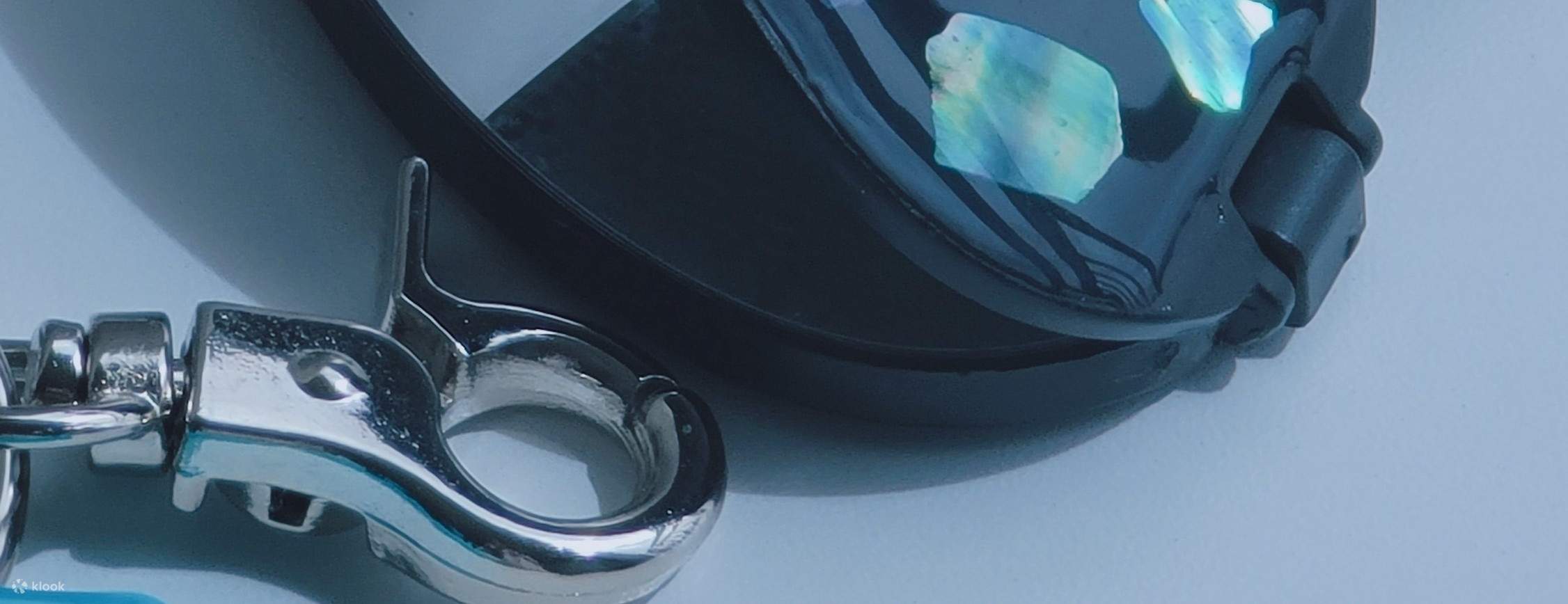 Memories of Jeju captured in resin – accessory making workshop