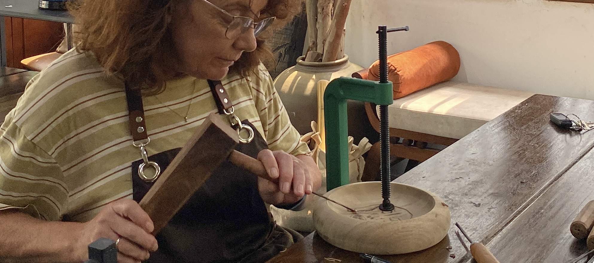 Moc Thon Hanoi: Wood Carving Workshop in a Tranquil Hidden Villa