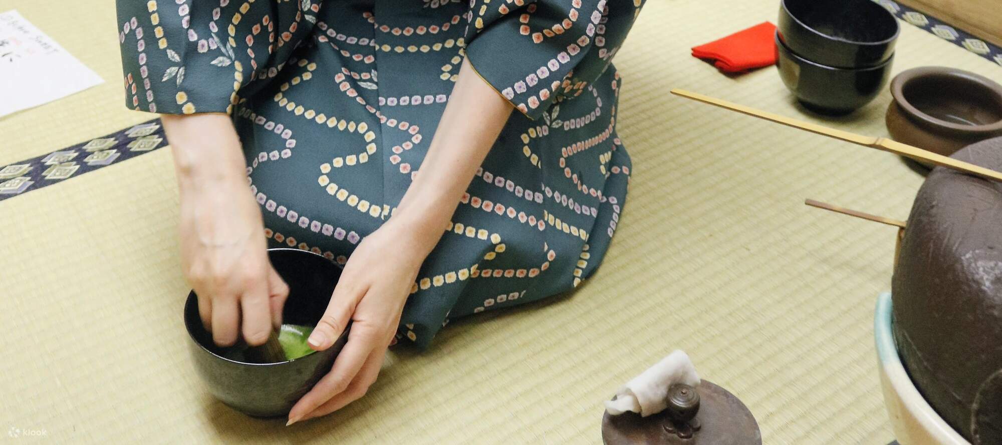 Learning traditional culture while wearing a kimono is a great opportunity to deeply experience Japanese culture.