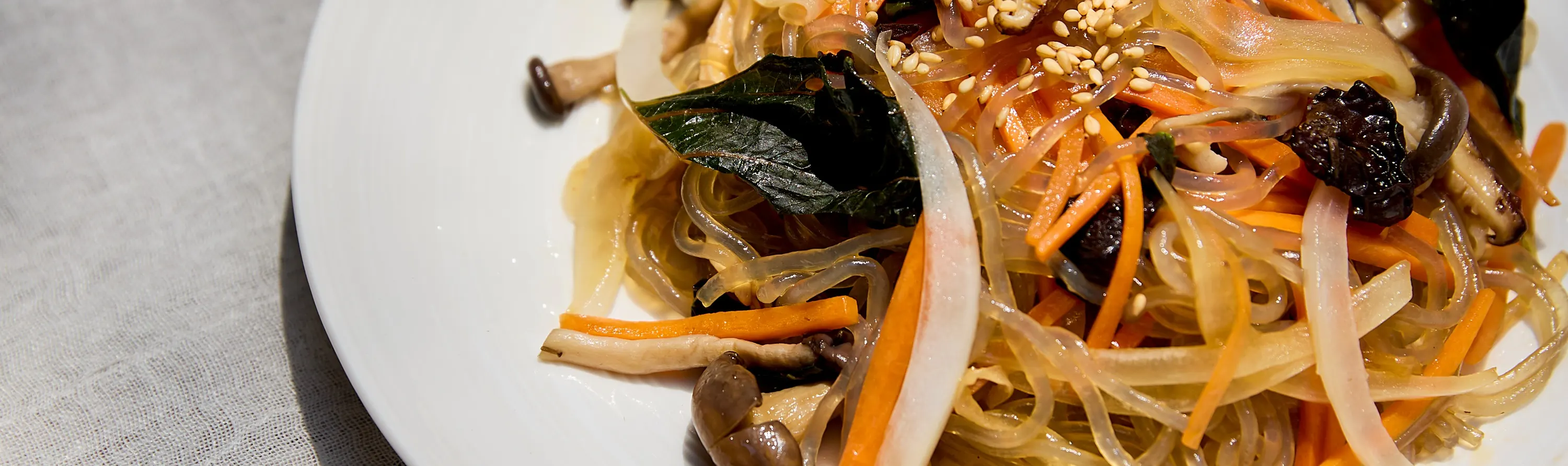 学习如何制作正宗但简单又美味的杂菜，被誉为皇家美食！
