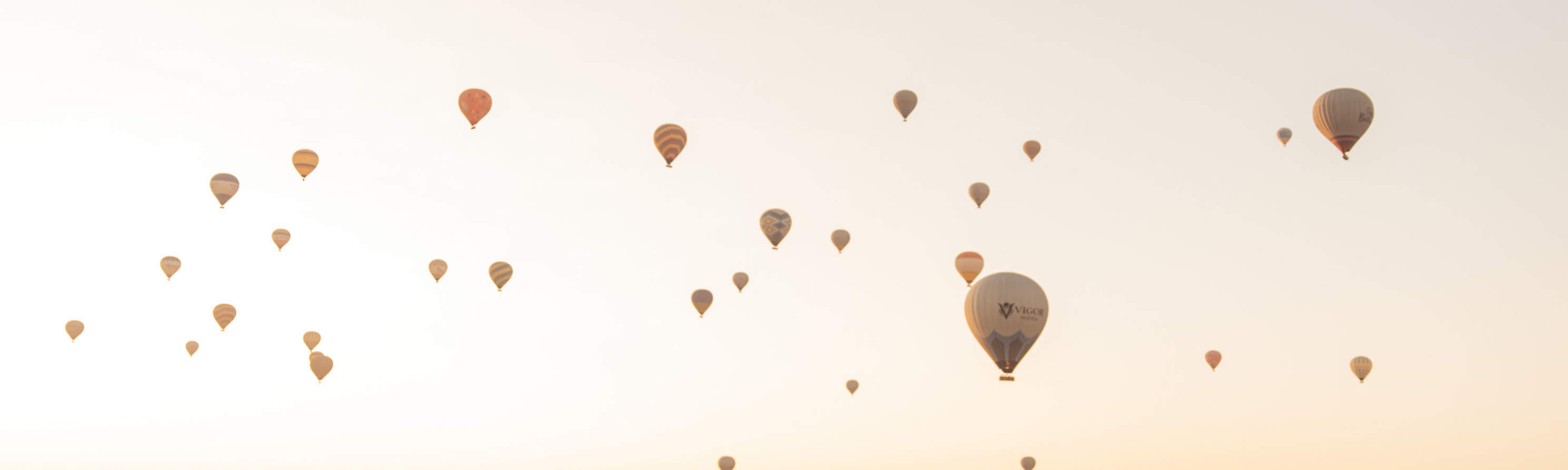 Kappadokien | Privates Fotoshooting mit fliegenden Kleidern