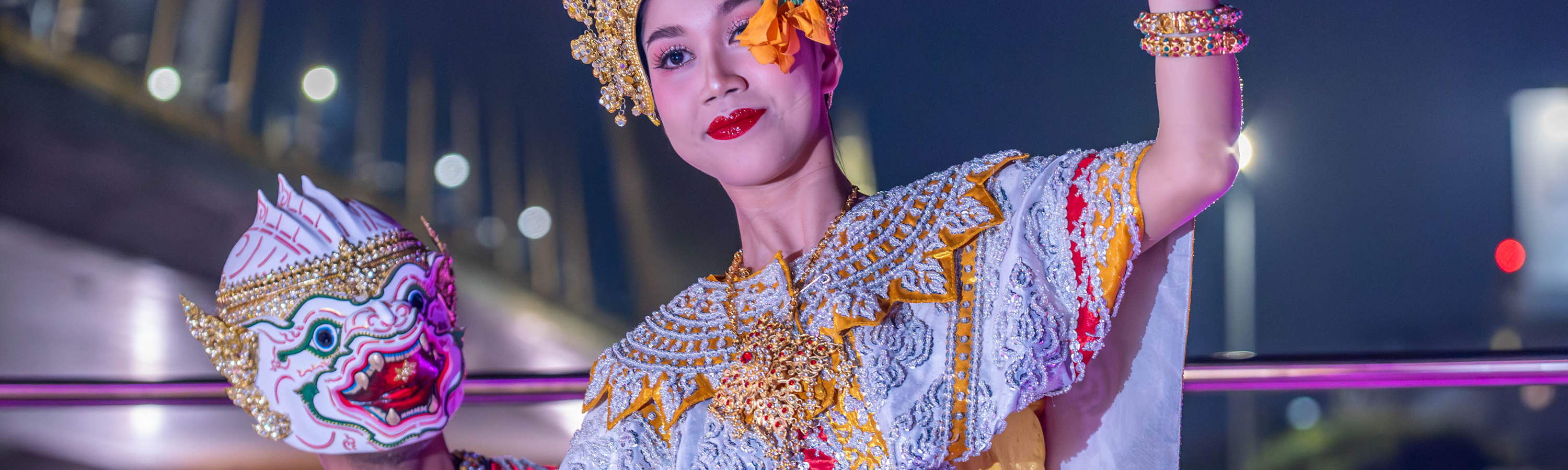 Die neueste luxuriöse 5-Sterne Bangkok Chaophraya Dinner Cruise