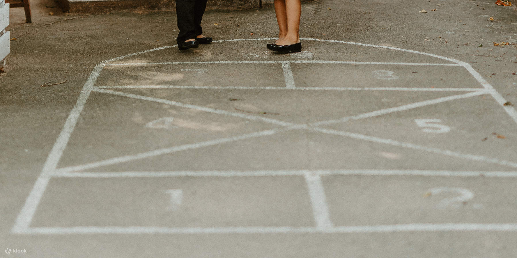 Chụp ảnh với đồng phục học sinh kiểu Hàn Quốc