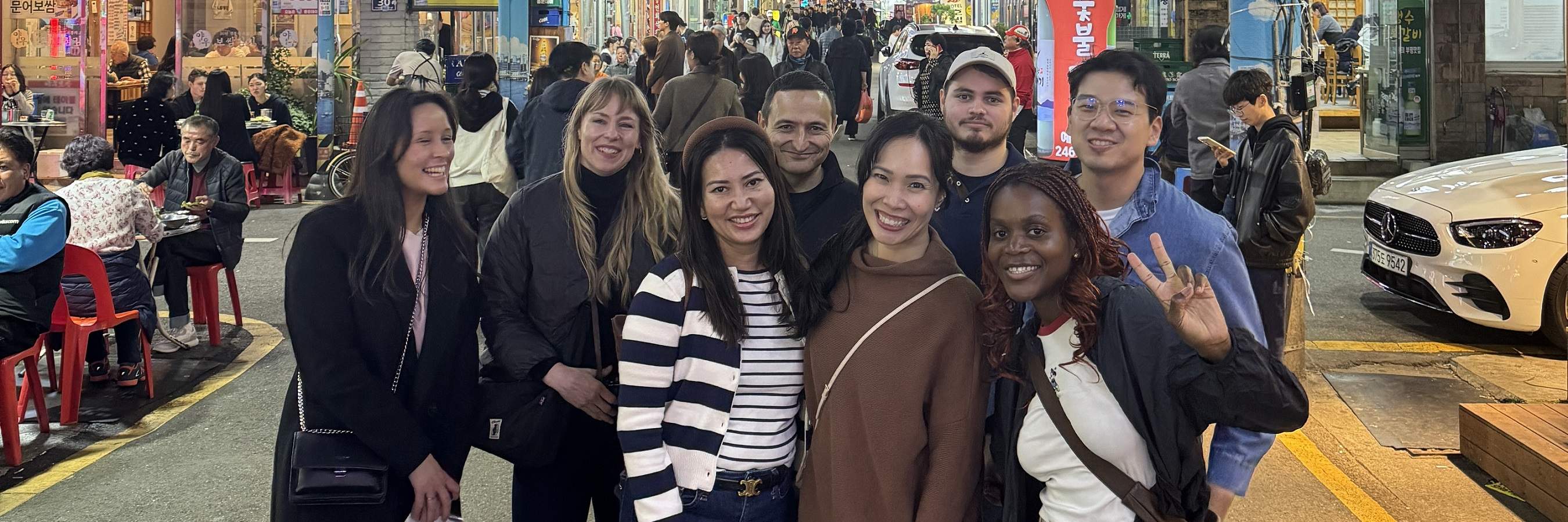 Ini lebih dari sekadar hidangan—ini adalah pengalaman budaya yang menyatukan orang-orang. Mari nikmati seperti penduduk lokal!