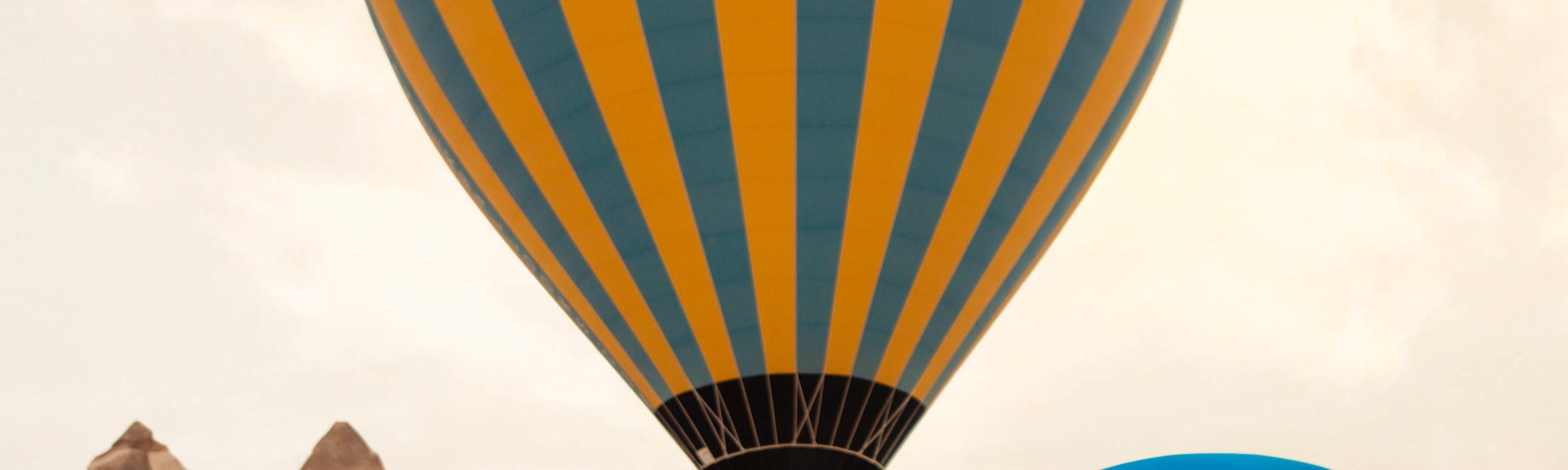 Kappadokien | Privates Fotoshooting mit fliegenden Kleidern