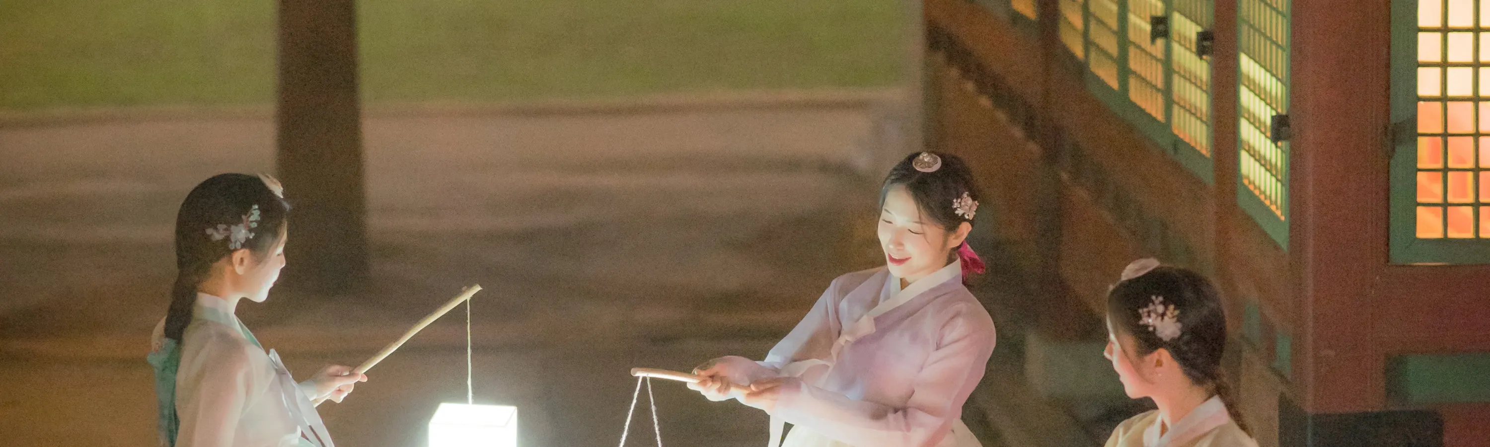 夜间宫殿漫步