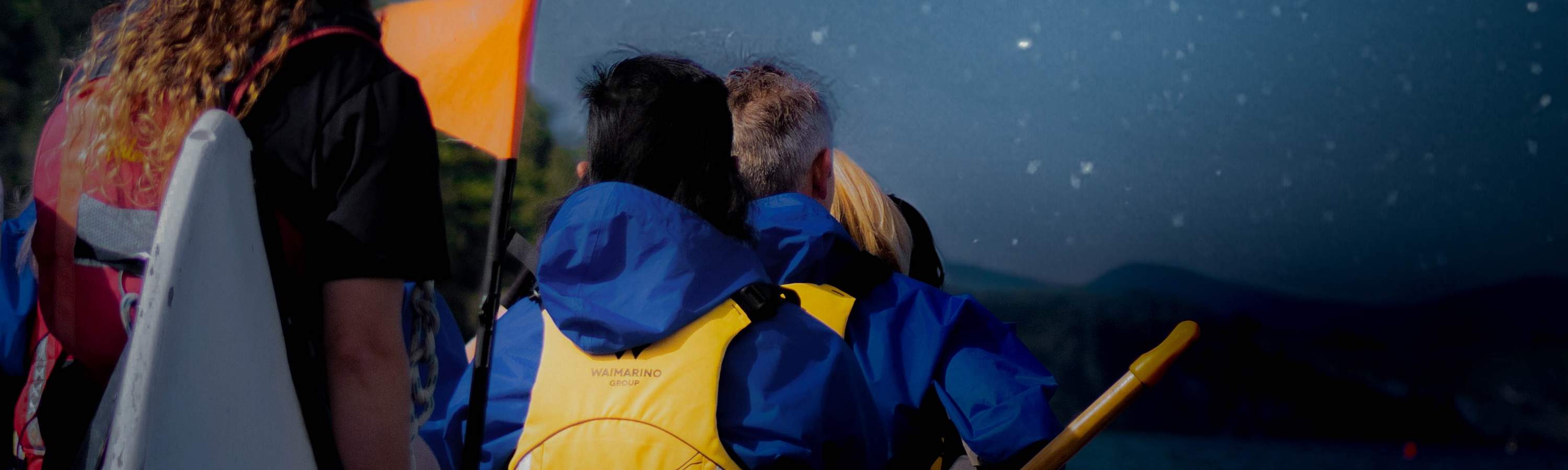ทัวร์ล่องเรือแคนูลำใหญ่ชมแสงดาว ในโรโตรัว