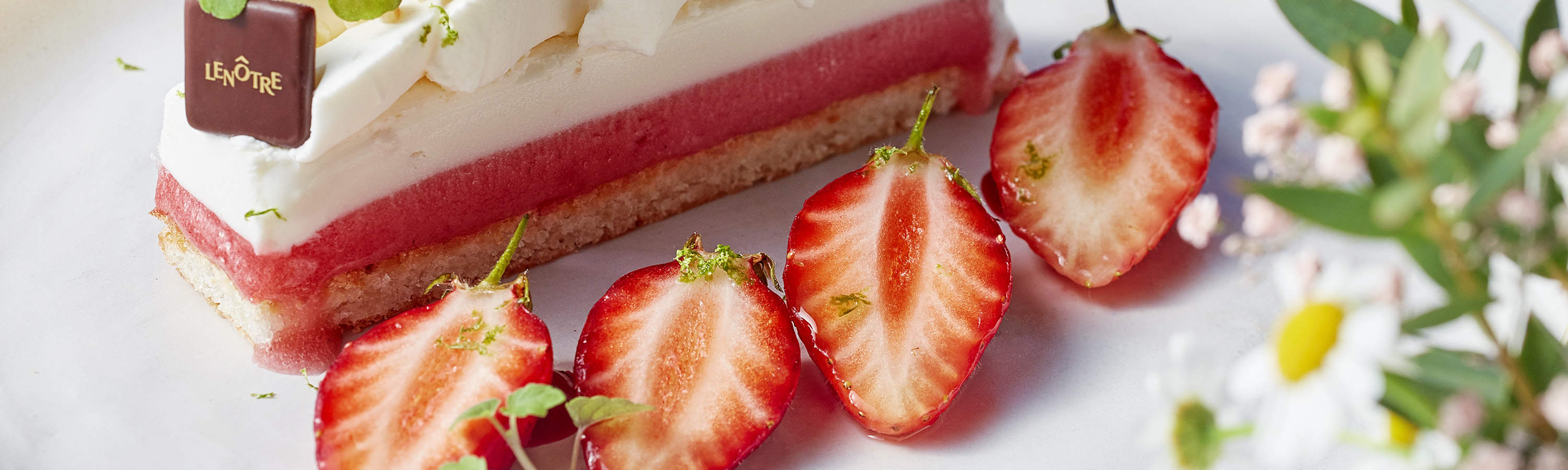 Обед и ужин на круизных теплоходах Bateaux Parisiens