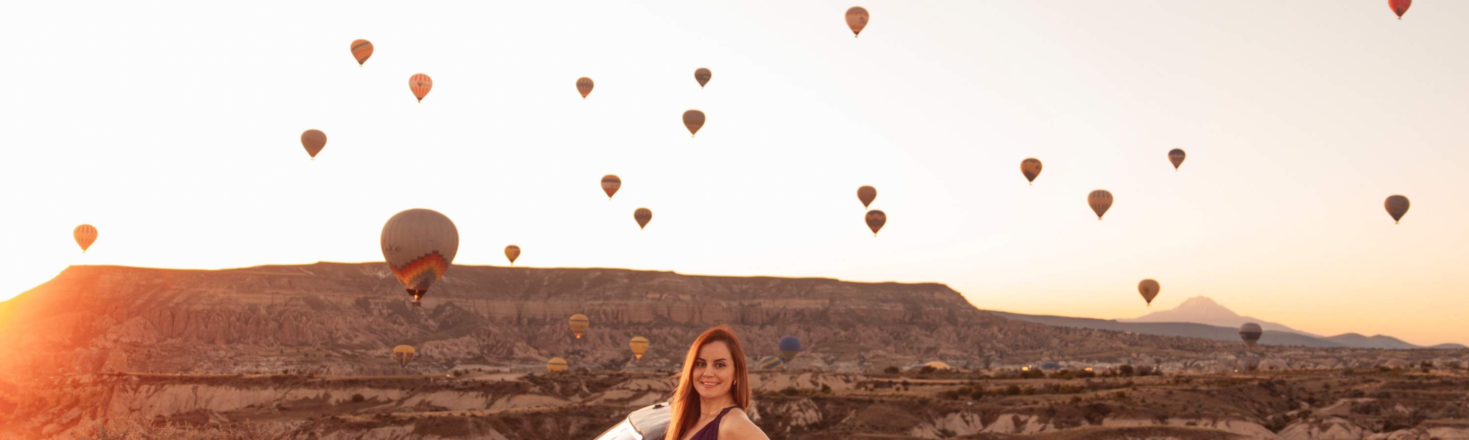 擺出迷人姿勢，讓緞面展現你的獨特魅力