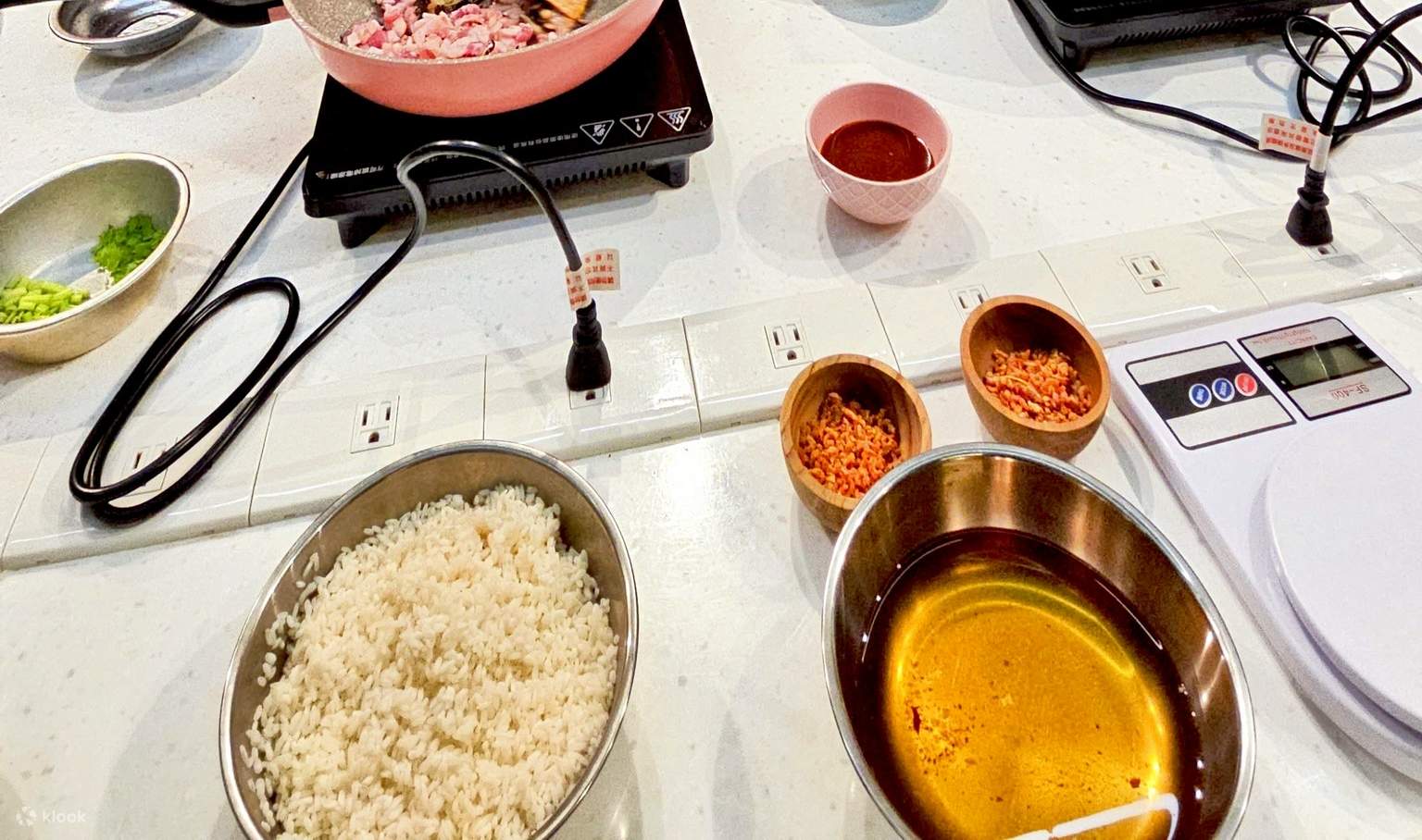 คลาสเรียนทำอาหาร: บะหมี่เนื้อ, หลู่โร่วฟ่าน, แพนเค้กต้นหอมในไทเป